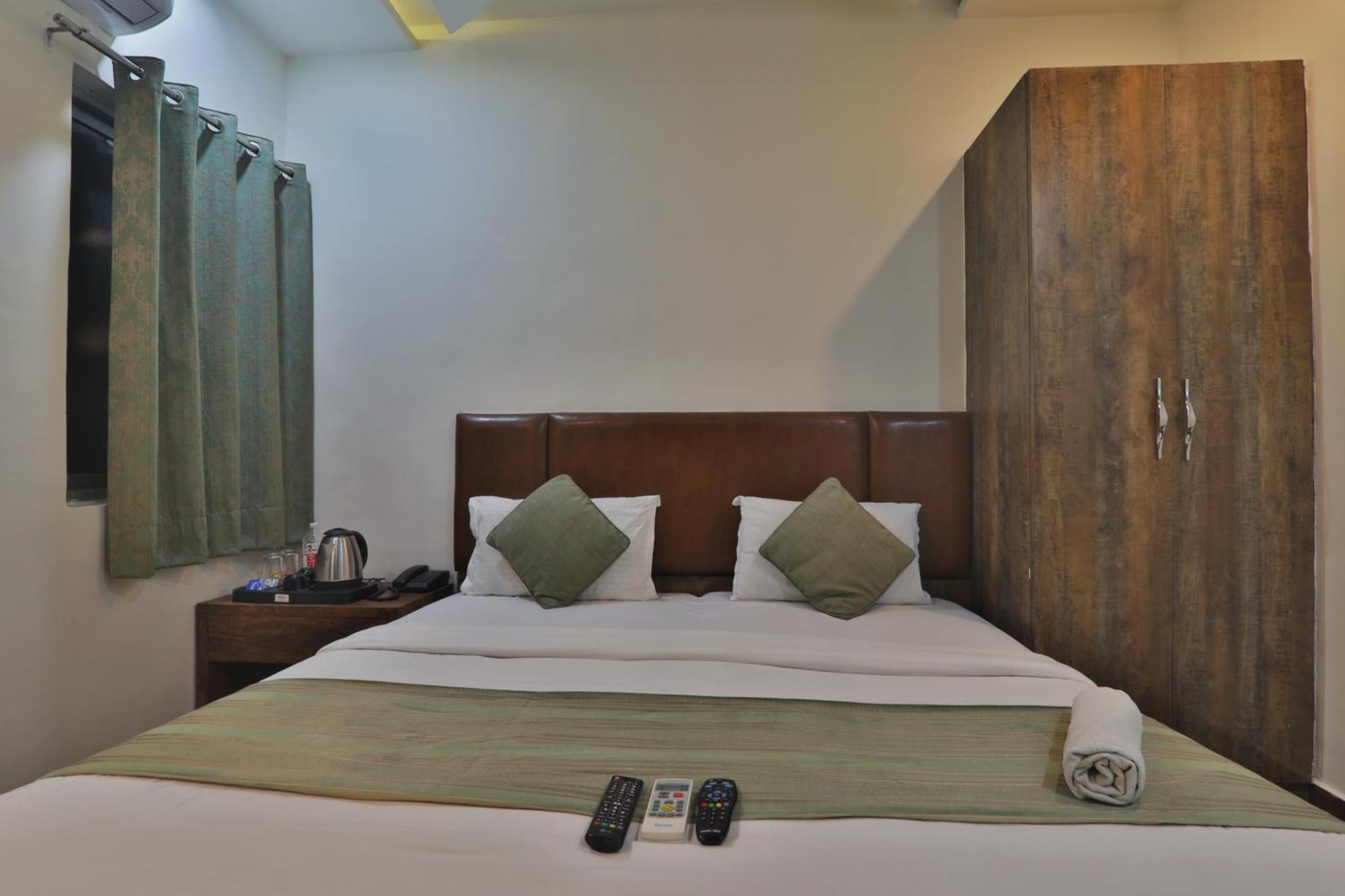 Hotel Janki Inn Sigra 2 Km From Kashi Vishwanath Dham Varanasi Exterior foto