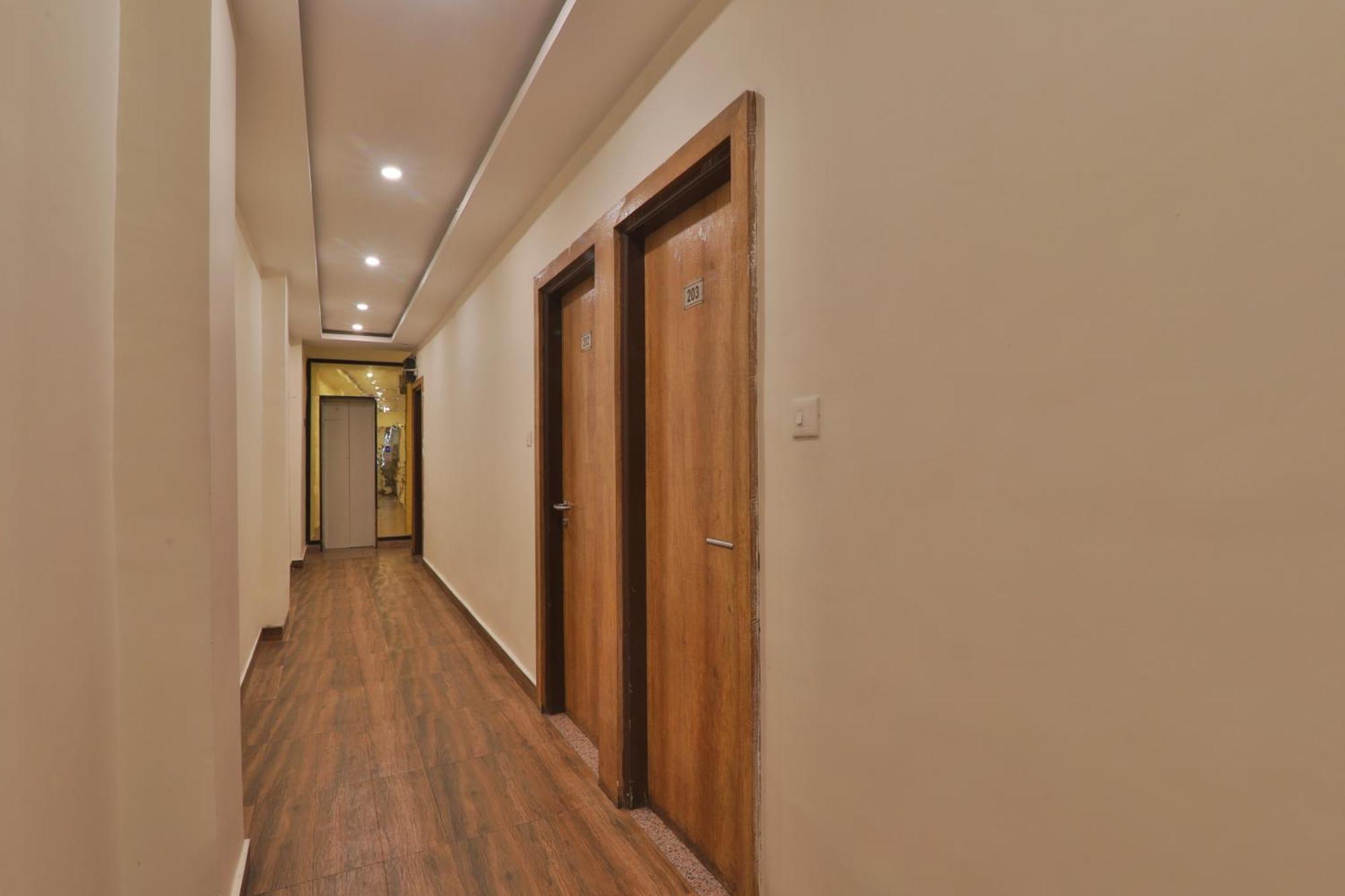 Hotel Janki Inn Sigra 2 Km From Kashi Vishwanath Dham Varanasi Exterior foto